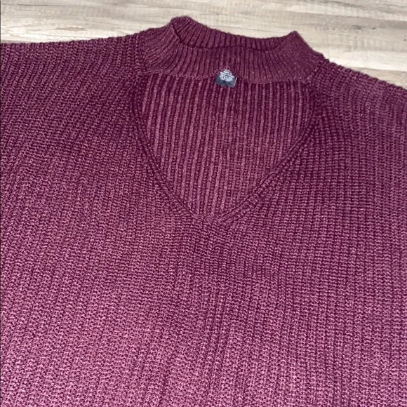 💜 Women's Burgundy Sweater - Picture 3 of 3